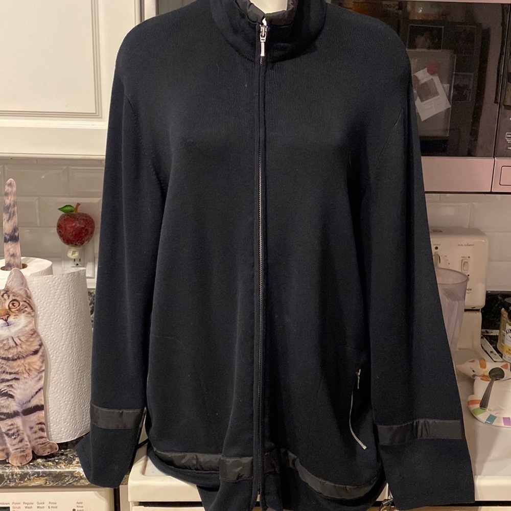 T womens Chico’s black stretch long sleeve zip regular size outerwear size 3